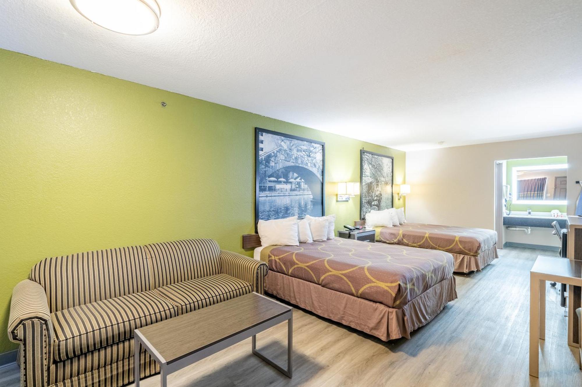 Super 8 By Wyndham San Antonio/Riverwalk Area Exterior photo